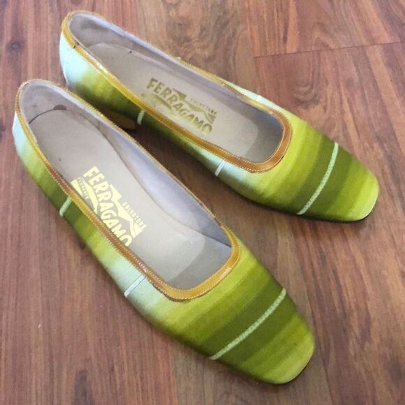 Ferragamo ombre olive green, closed, toe, low heel. 7￼ - Picture 1 of 6